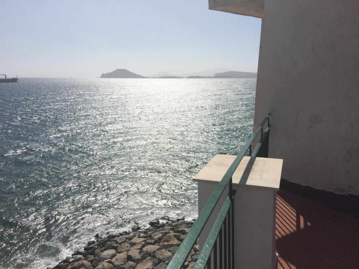 The Reef House Bed & Breakfast Pozzuoli Exterior photo